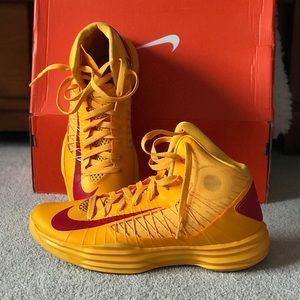 yellow hyperdunks